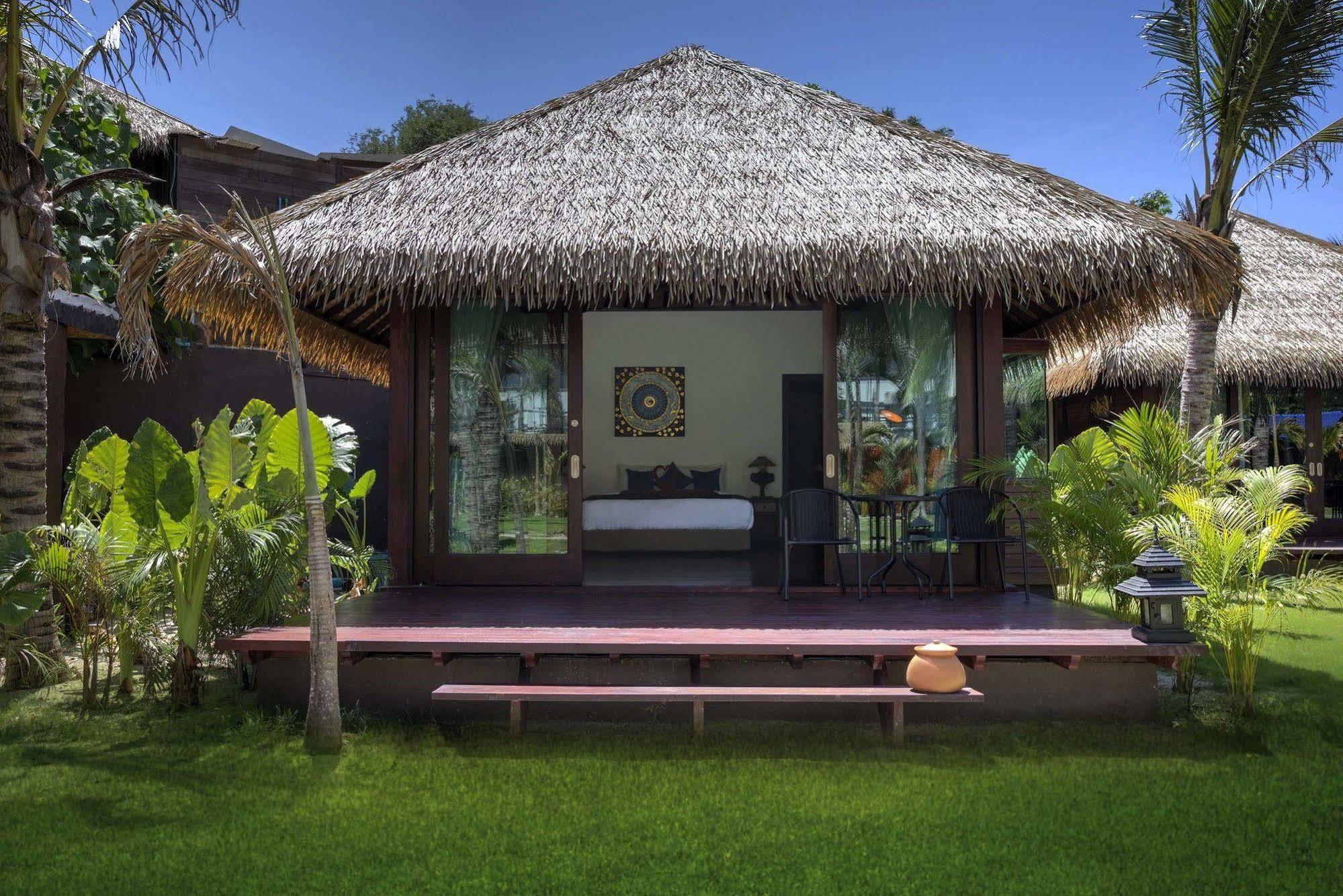 Mali Resort Sunrise Beach Koh Lipe Exterior photo
